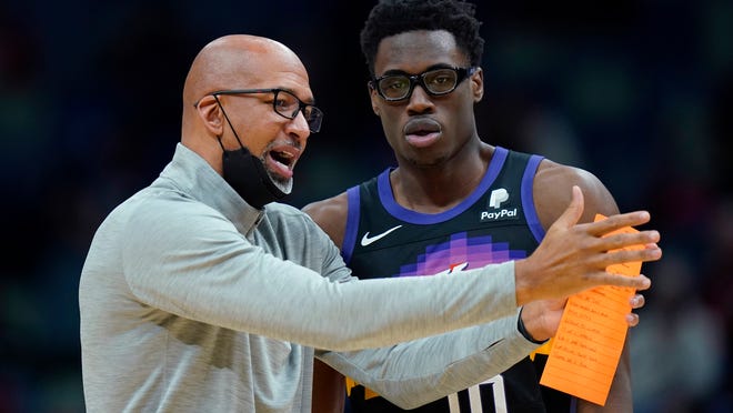 Penandatanganan Bismack Biyombo dari Phoenix Suns mendapat sambutan hangat di kalangan NBA