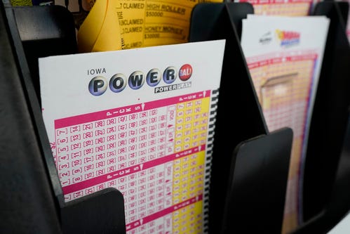 Winning tickets for $ 632M Powerball sold in California and Wisconsin