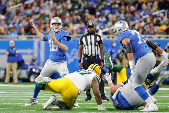 Lions quarterback Jared Goff makes a pass against the Packers during the first half on Sunday, Jan. 9, 2022, at Ford Field.