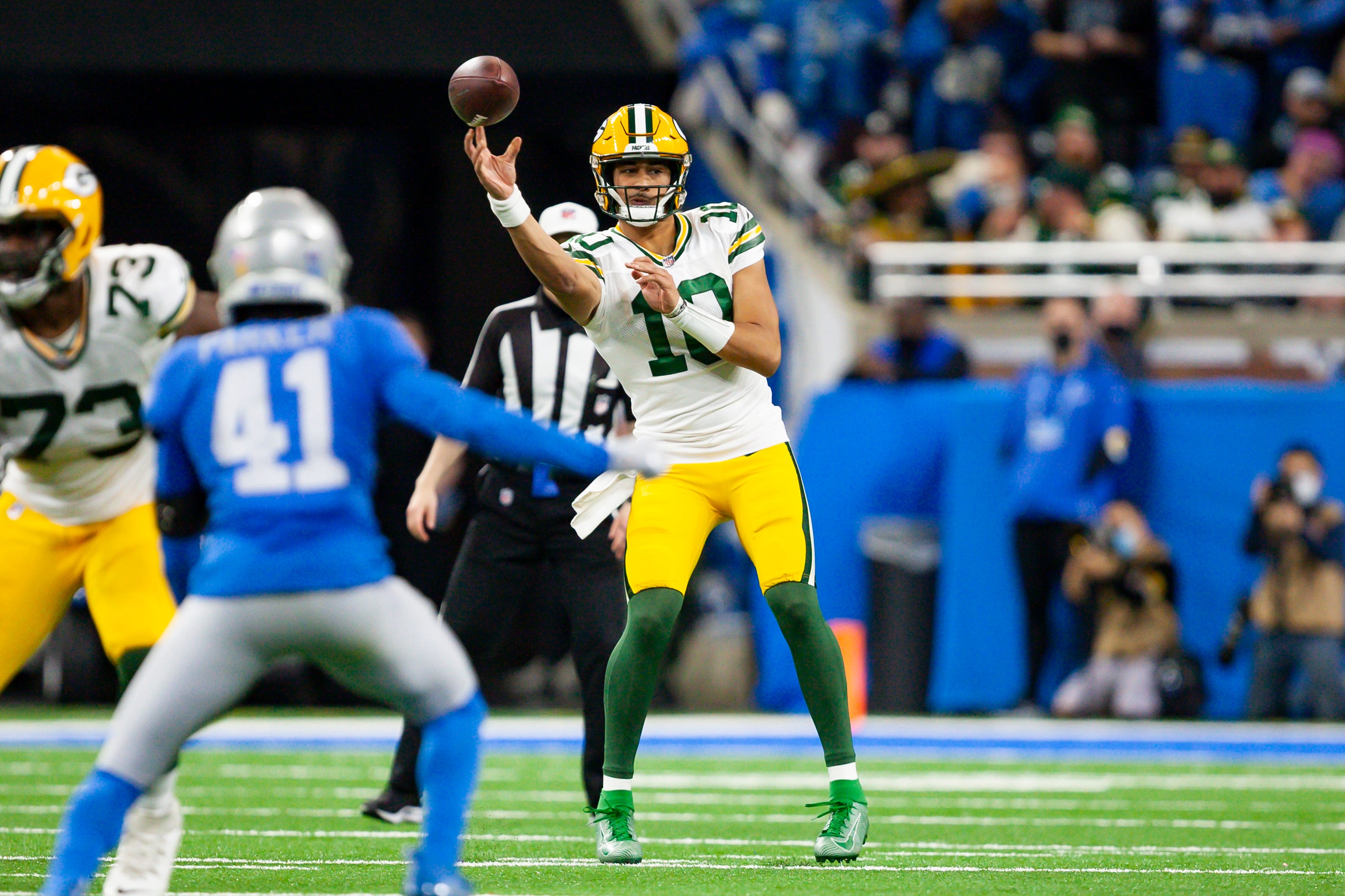 Green Bay Packers QB Jordan Love draws praise from Aaron Rodgers