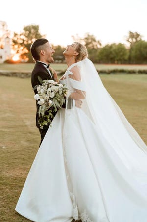 Ricky Montaner, hijo de Ricardo Montaner,  se casó con la influencer Stefi Roitman, en una ceremonia realizada en Argentina.
