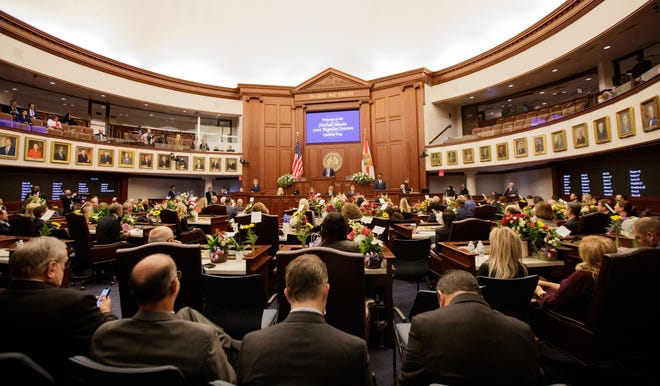 El presidente del Senado, Wilton Simpson, presenta una declaración de apertura ante el Senado de Florida durante el día de apertura de la Sesión Legislativa de Florida de 2022 el martes 11 de enero de 2022.