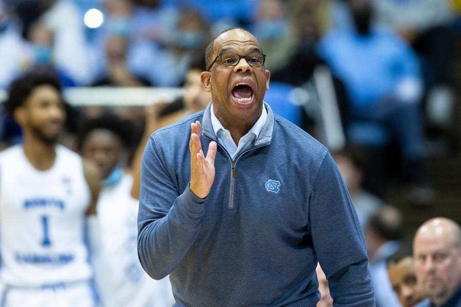 Hubert Davis trusts in wisdom from Dean Smith while navigating first season as UNC coach