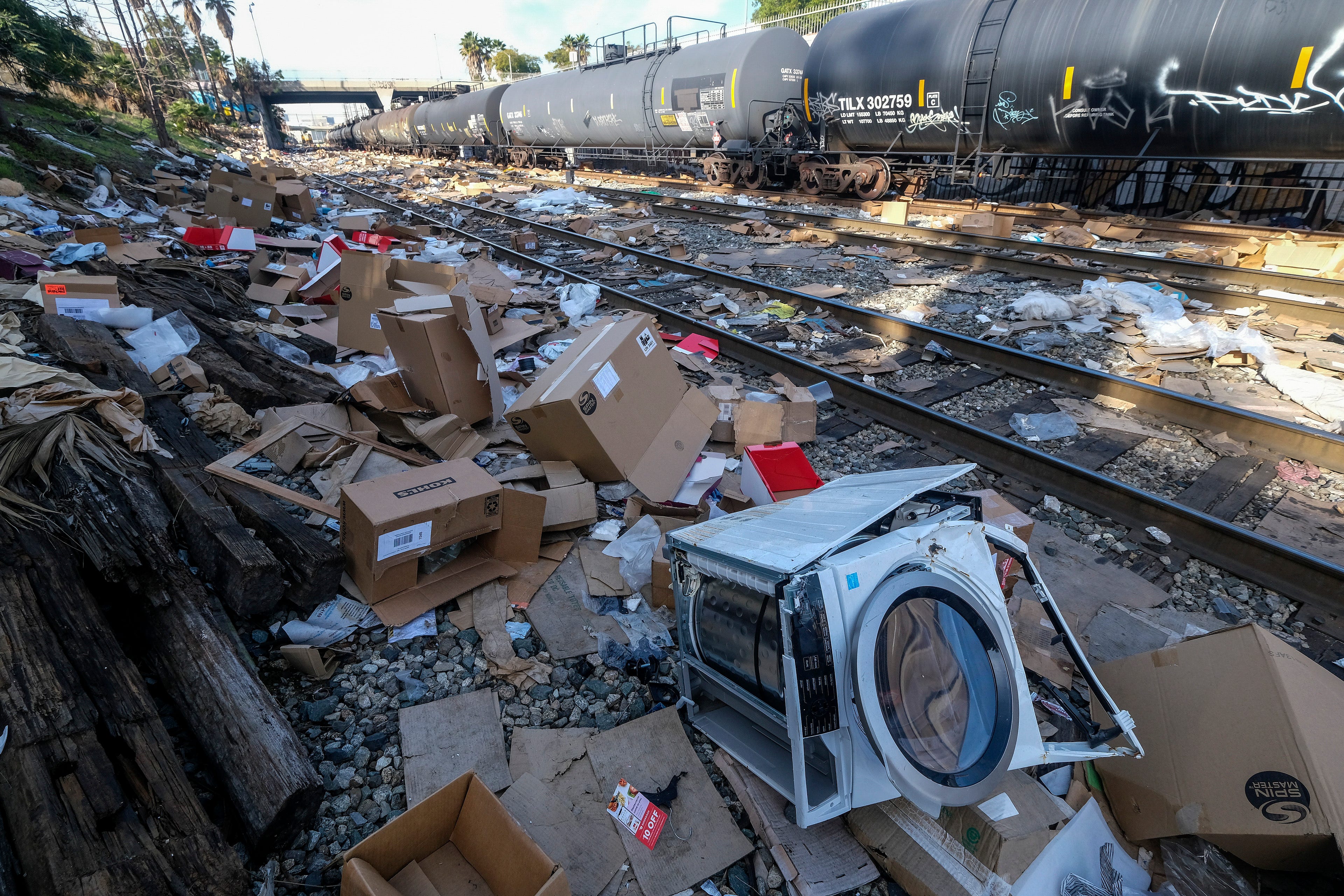 Images show sea of stolen packages and debris after thieves raid LA trains