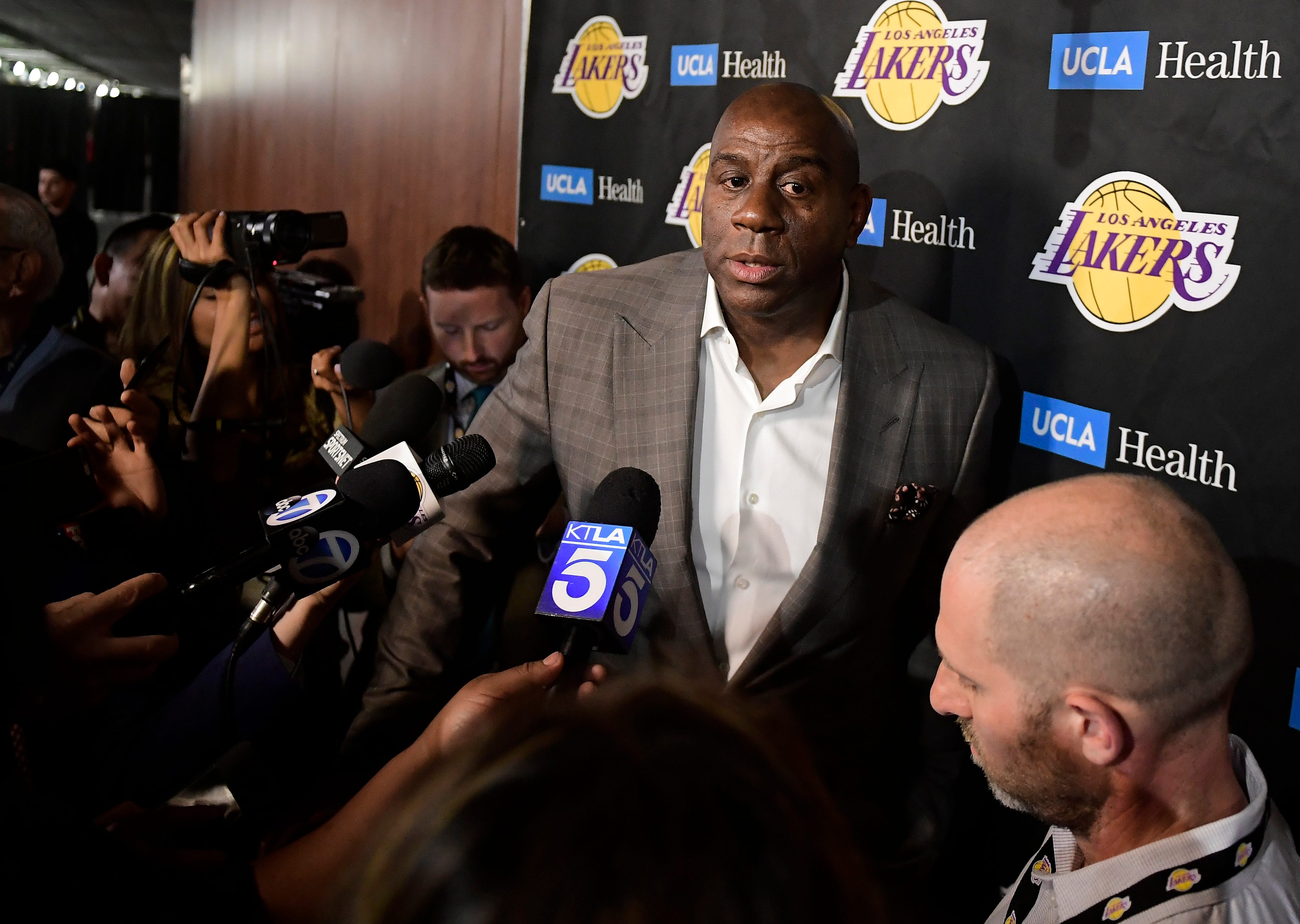 Magic Johnson rips Lakers' effort after blowout loss vs. Nuggets, says owner Jeanie Buss deserves better