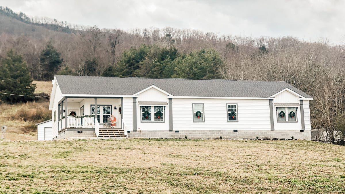 Chesney Cross moved into this new manufactured home in Sevierville, Tennessee, last year.