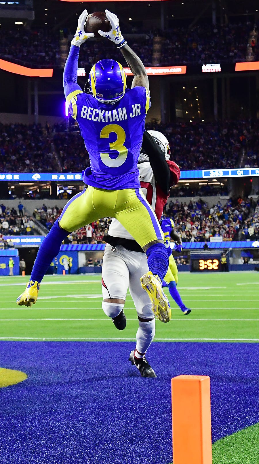 Los Angeles Rams wide receiver Odell Beckham Jr. catches a touchdown pass against the Arizona Cardinals.