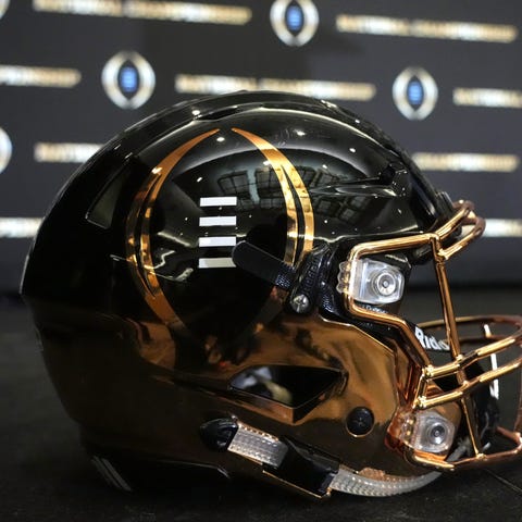 Expanding the College Football Playoff will give u