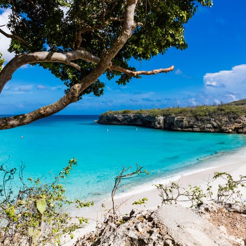 Help us name the 10 best Caribbean beaches by voti