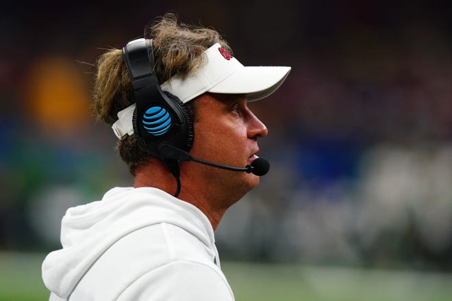 Mississippi head coach Lane Kiffin reportedly visited Athens to recruit transfers on Thursday.