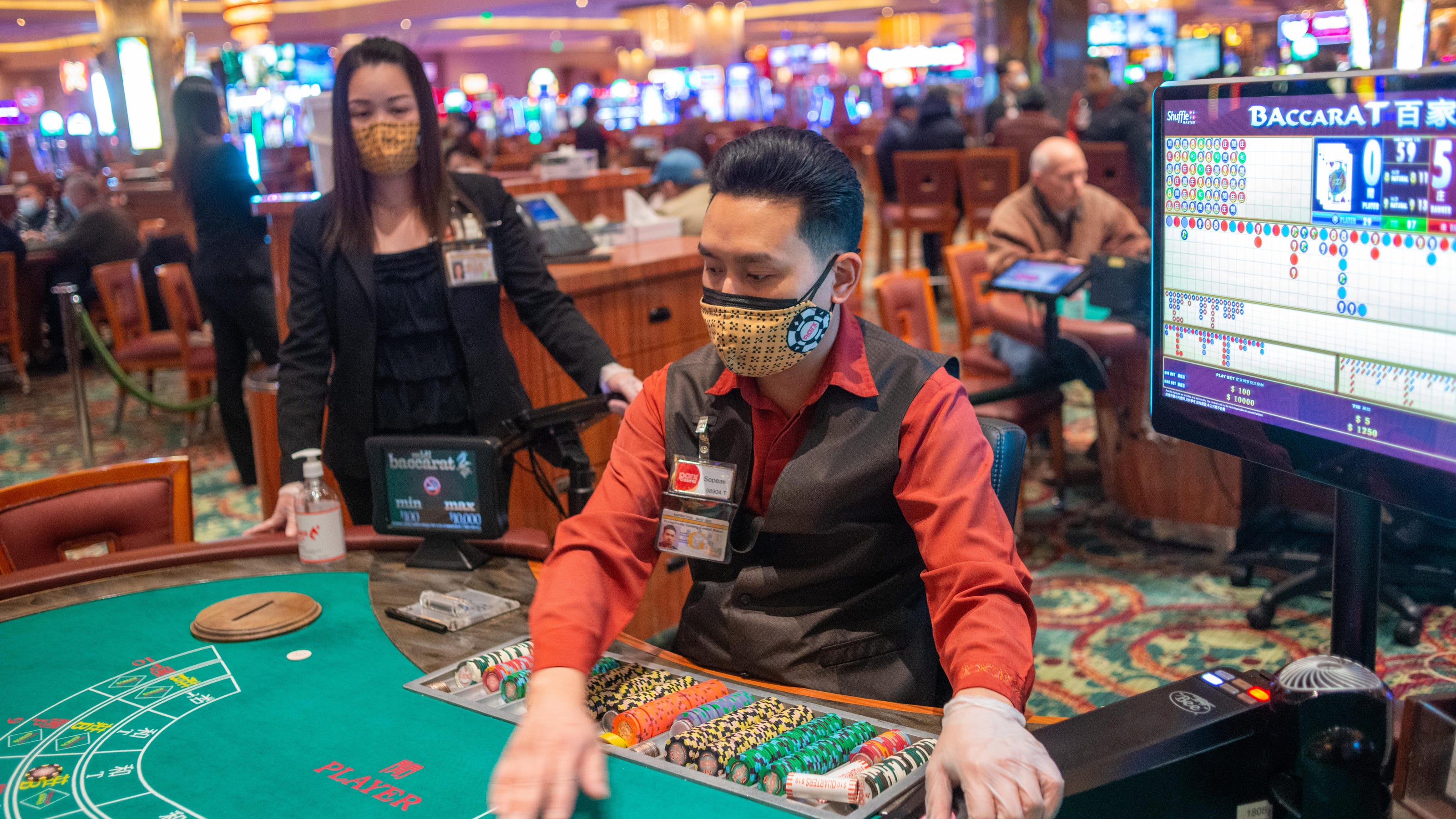 Parx Casino installs metal detectors to screen gamblers for guns Parx Casino installs metal detectors to screen gamblers for guns