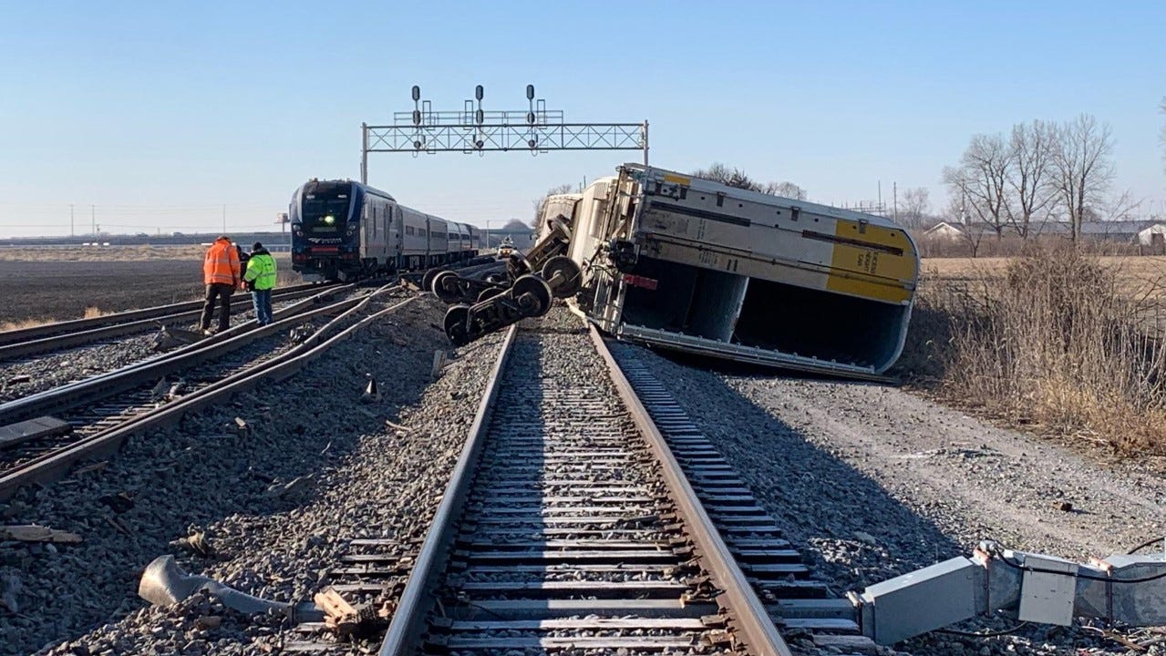 Freight Train Partially Derails On South Side Of Springfield Il Freight Train Partially Derails On South Side Of Springfield Il