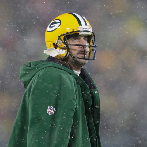 Green Bay Packers quarterback Aaron Rodgers stays 