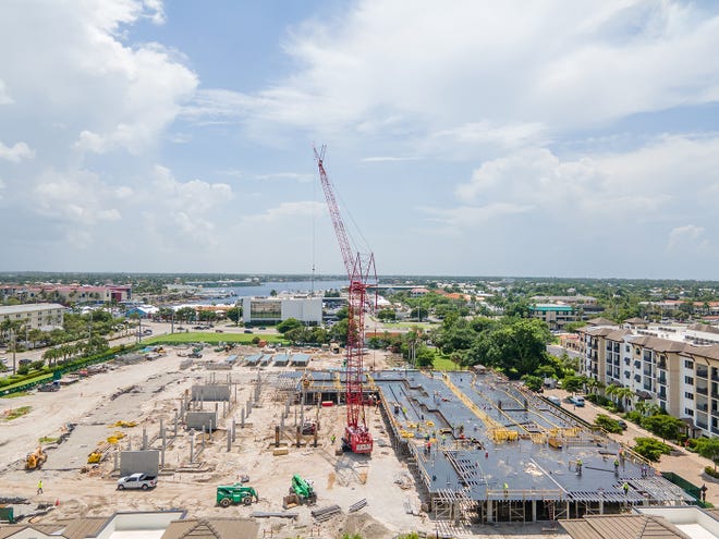 The Ronto Group reported that just 11 residences remain available in its Quattro building at Naples Square in downtown Naples.  Vertical construction is well underway, and the building is expected to be completed in fourth quarter 2022.