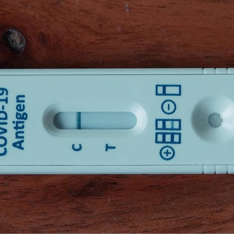 Rapid test for COVID-19 antigen.