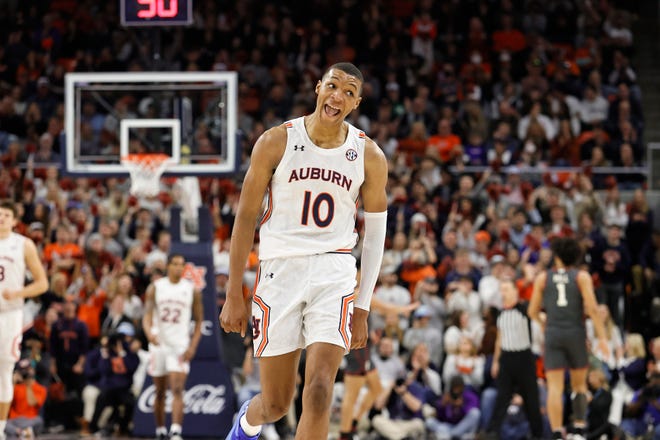 Auburn forward Jabari Smith (10) celebrates after a 3-point shot against Oklahoma during the first half of their 86-68 win on Jan.