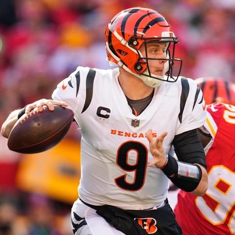 Bengals quarterback Joe Burrow looks to pass in th