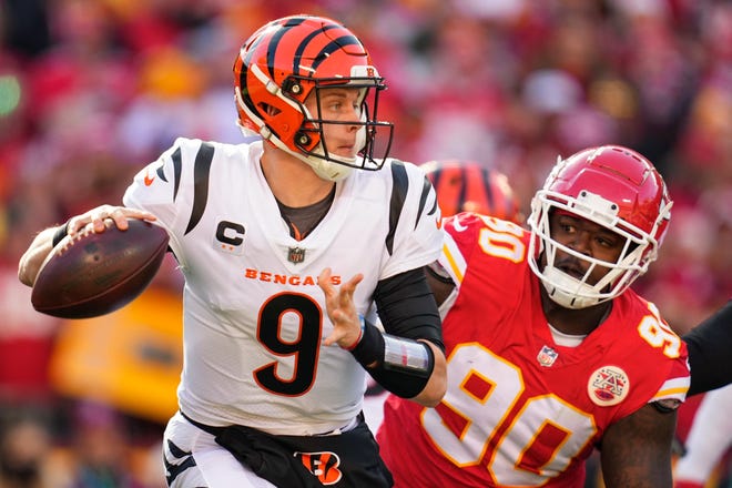 Bengals quarterback Joe Burrow looks to pass in the first quarter Sunday.