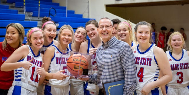 Roane State Lady Raiders head women’s basketball coach David Harnish recently earned his eight-hundredth career win.