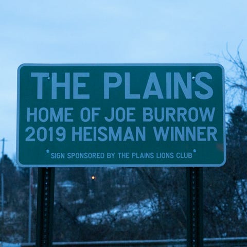 Community supports Joe Burrow on his way to the Su