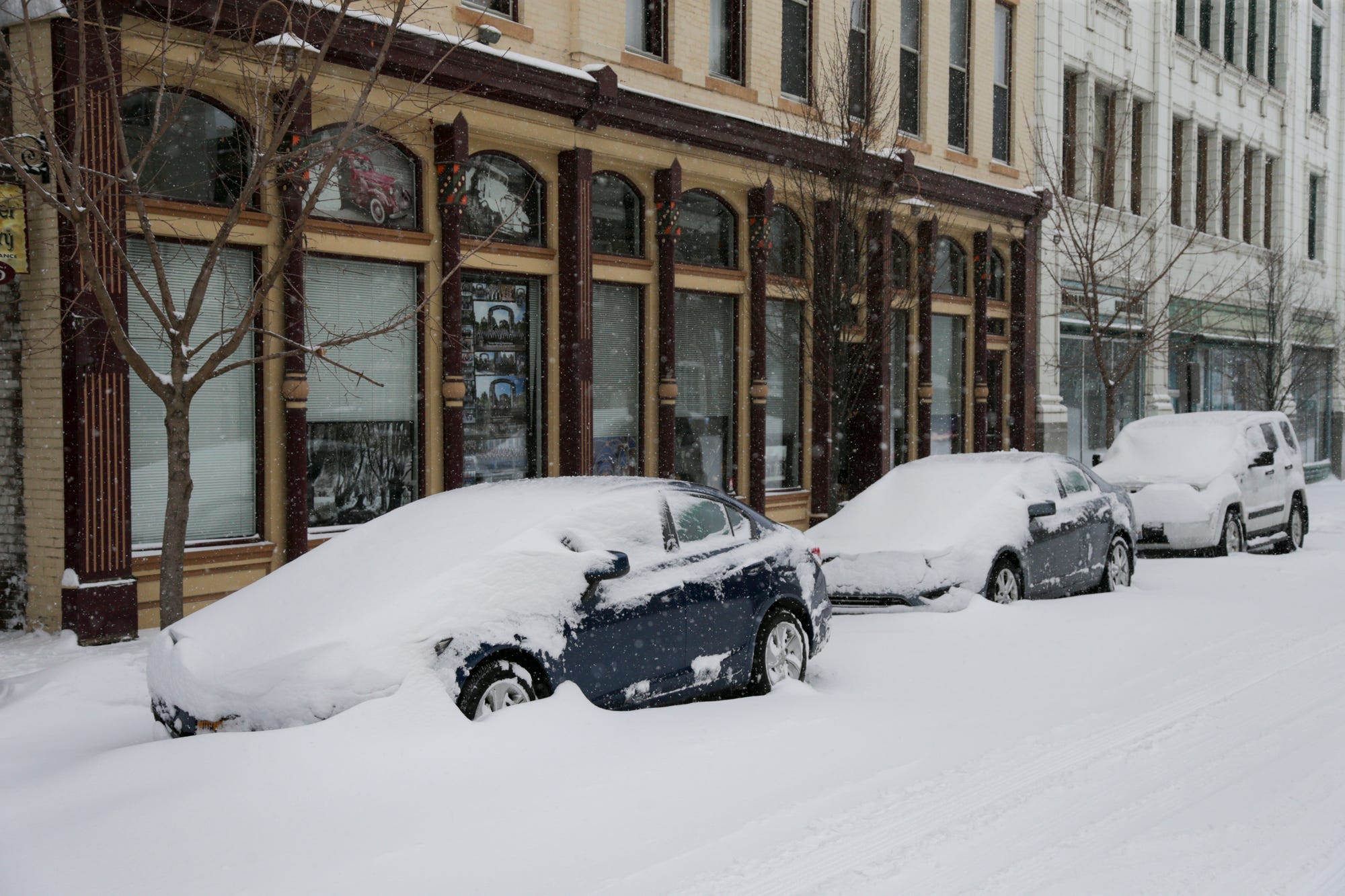 Lafayette area snow coverage Winter storm brings heavy snowfall, ice