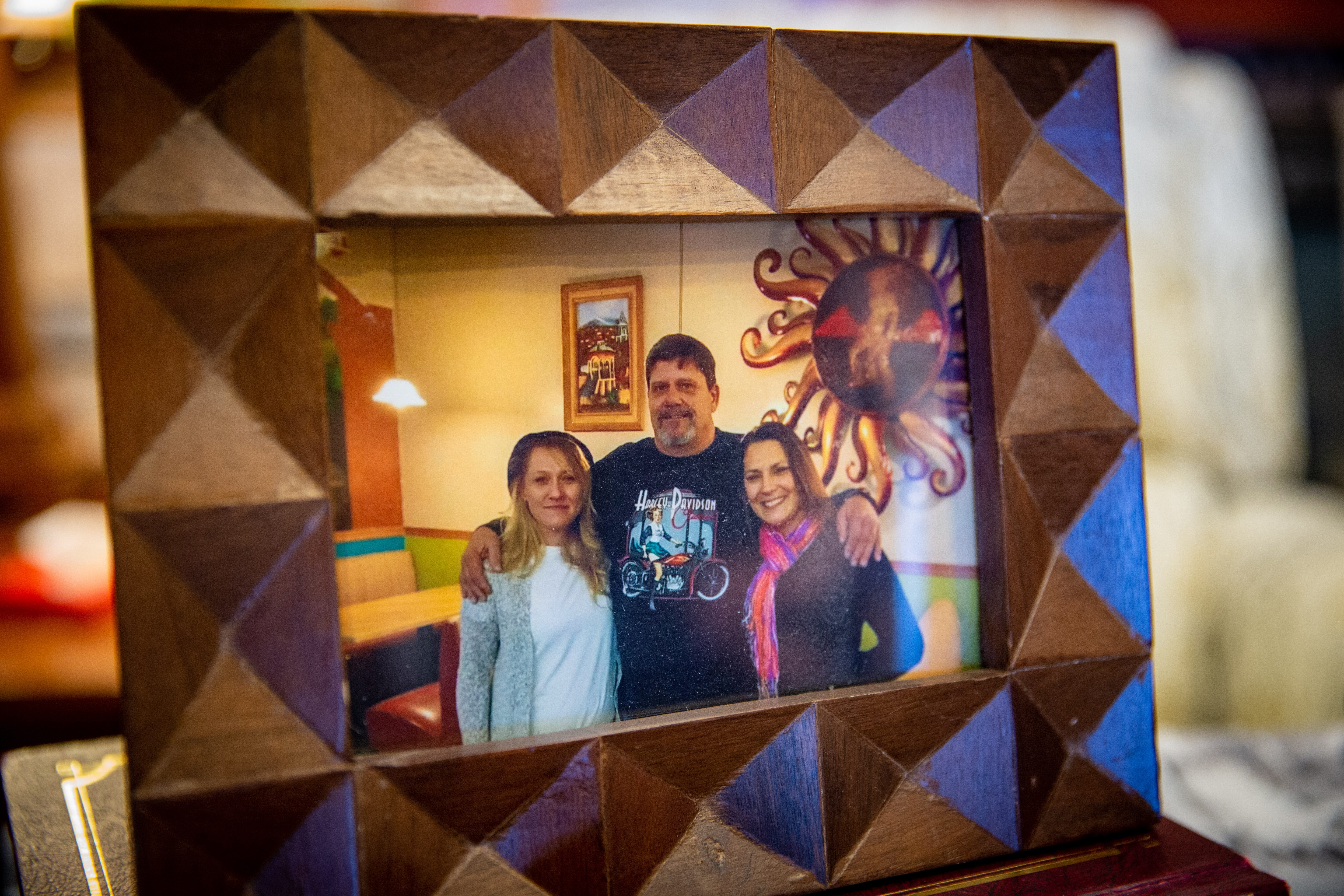 This photo of Rodney Eurom with his daughters Kayleen Simpson and Jennifer Harrison was taken during a meal at his favorite Mexican restaurant.