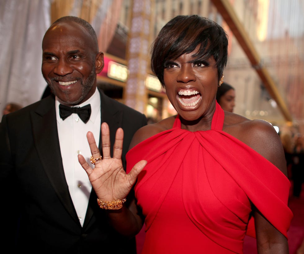 HOLLYWOOD, CA - FEBRUARY 26:  Actors Julius Tennon (L) and Viola Davis attend the 89th Annual Academy Awards at Hollywood & Highland Center on February 26, 2017 in Hollywood, California.
