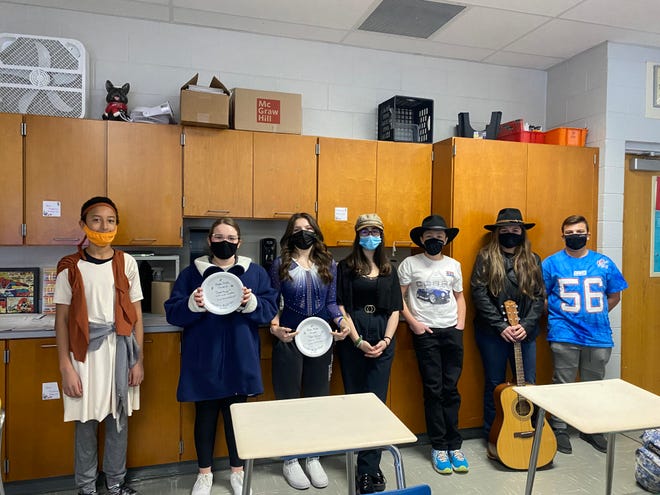 Students in Mrs. McLaughlin’s ELA class dressed up as
figures from the biographies they read for the second quarter for a book project, from left:  Antonio Fisichella, Adrianne Waller, Sydney Sosa, Madison Trapanese, Ethan Gillott, Hailey Wasman, and Vinny Baldini.