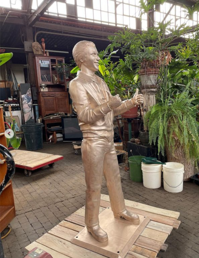 The Bronze Fonz statue will now have a truly bronze look