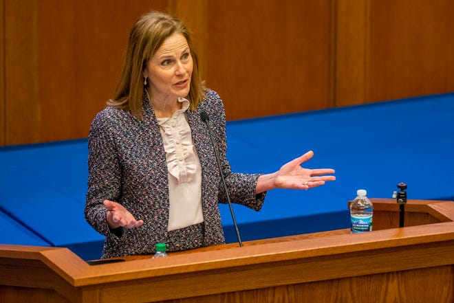 Supreme Court Justice Amy Coney Barrett delivers the keynote address at the Notre Dame Law Review’s Federal Courts Symposium on Monday, Feb. 14, 2022, inside McCartan Courtroom.