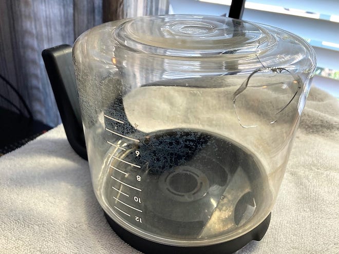 Una jarra agrietada está lista.