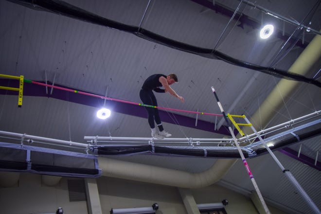 Mount Union's Kyel Wolff started the week ranked No. 1 in the nation in the men's pole vault.
