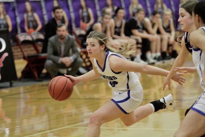 Stamford's Shandlee Mueller drives to the basket in a Region II area playoff game against Tolar on Feb. 18