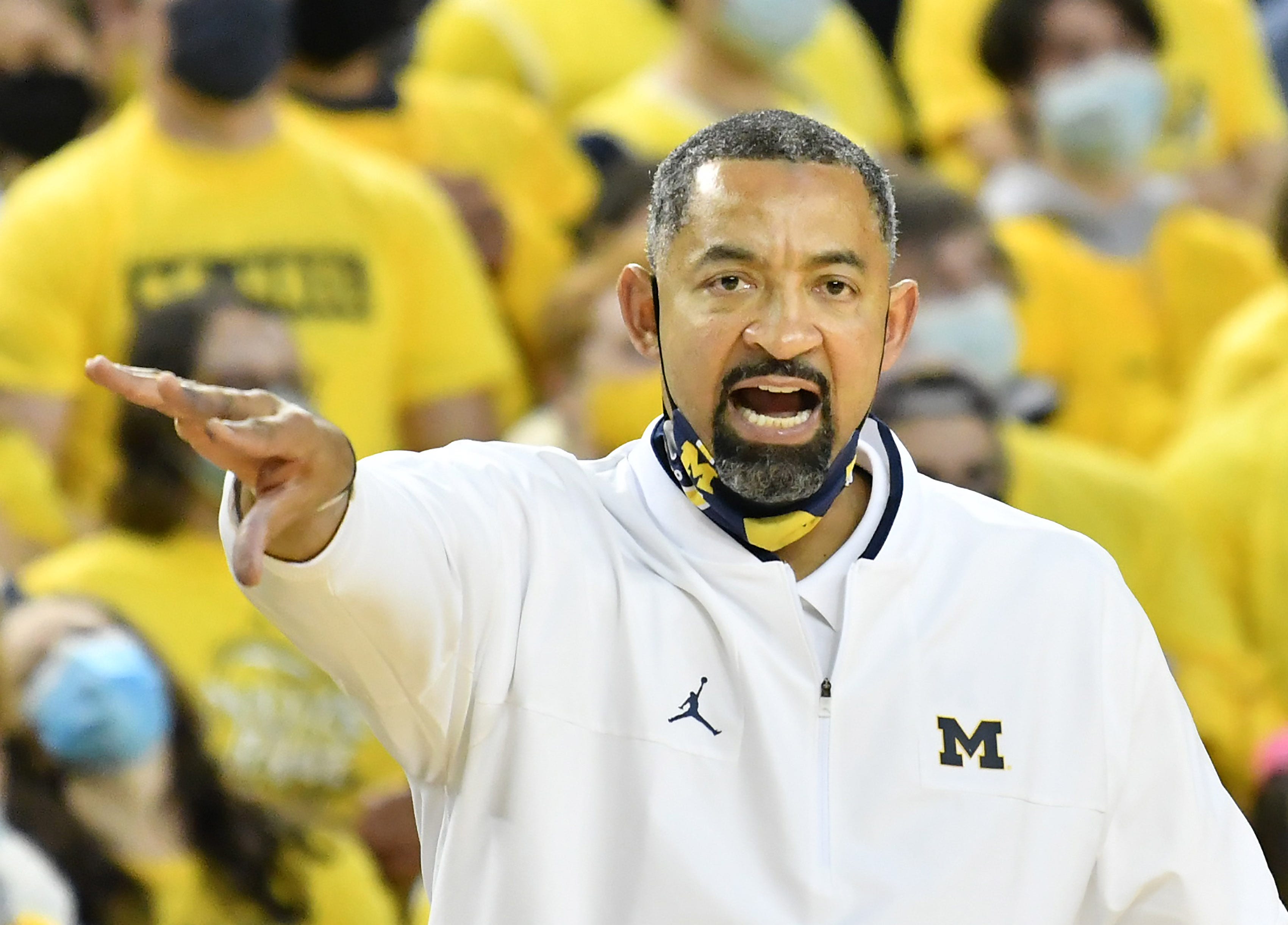 Juwan Howard suspended 5 games for hitting Wisconsin assistant coach