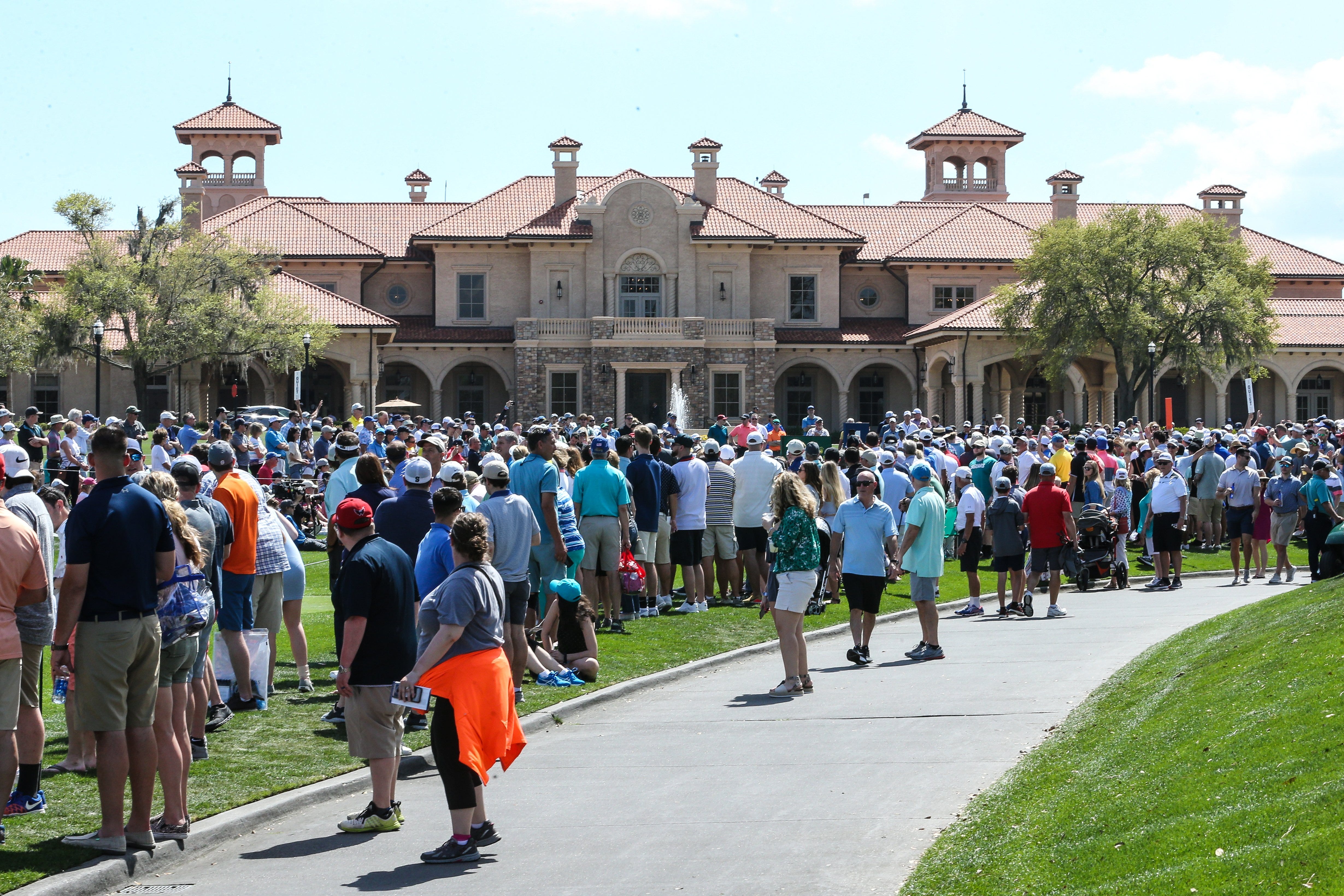 Players Championship Friday parking sold out; other days soon to follow