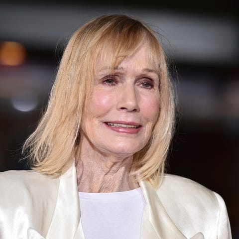 Sally Kellerman arrives at the premiere of "The Da