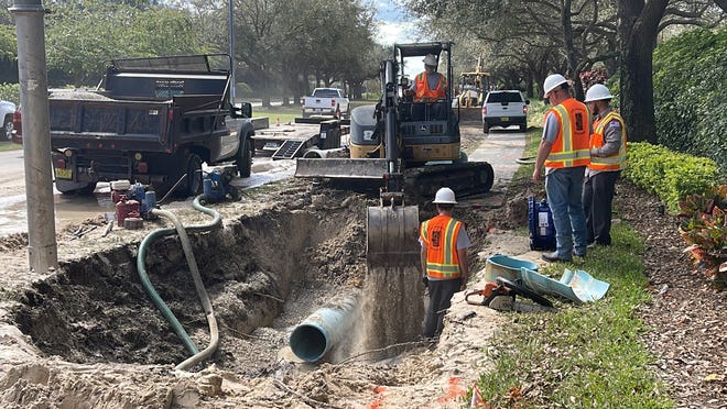 A 16-inch water line break along Ben Hill Griffin Parkway about a quarter-mile south of Gulf Coast Town Center Sunday morning shut down one lane of the roadway and cut water to about 150 residents.