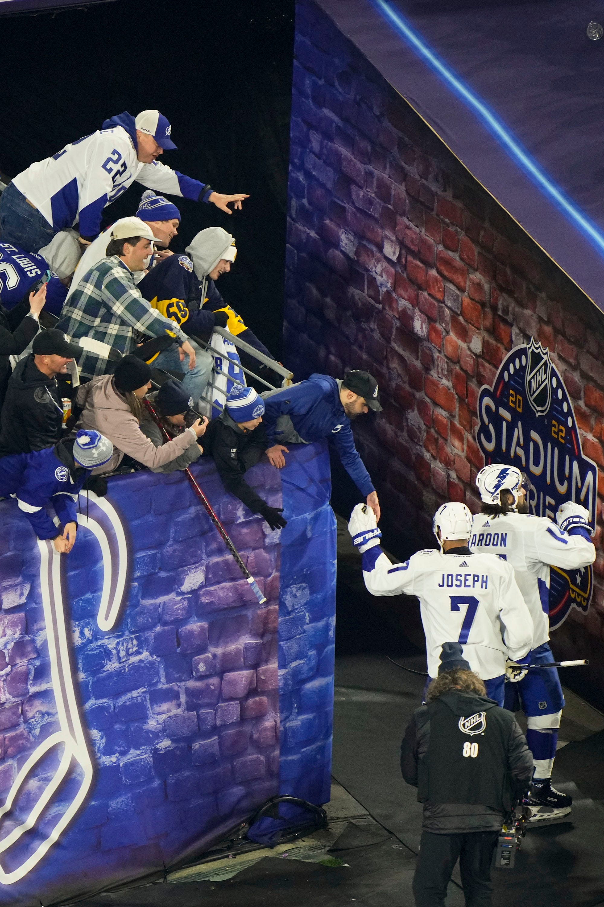 Tampa Bay Lightning earn win inside Nissan Stadium before NFL’s Tampa Bay Buccaneers