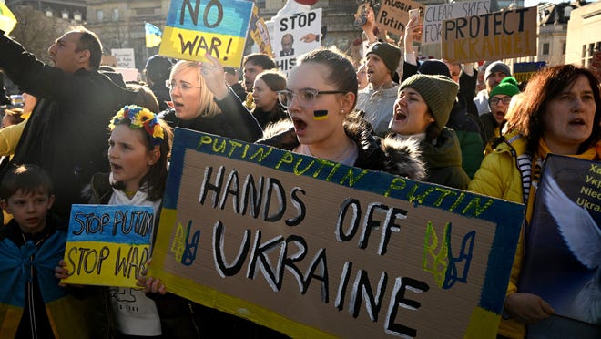 Tālāk ir norādītas sankcijas, embargo un boikoti, kas tika noteikti Krievijai pēc iebrukuma Ukrainā