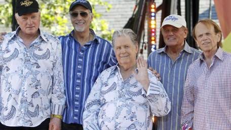 Οι Beach Boys θα διασκεδάσουν στο South Shore Music Circus στο Cohasset στις 24 Αυγούστου.
