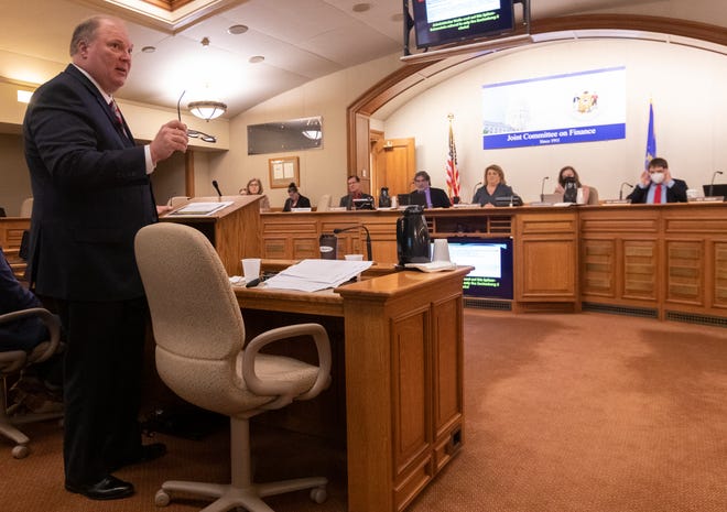 Les dossiers du câbleur montrent peu de preuves pour l’enquête Les dossiers du câbleur montrent peu de preuves pour l’enquête