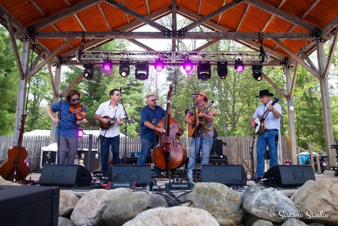 Full Cord Bluegrass performing at Hoxeyville in 2021.