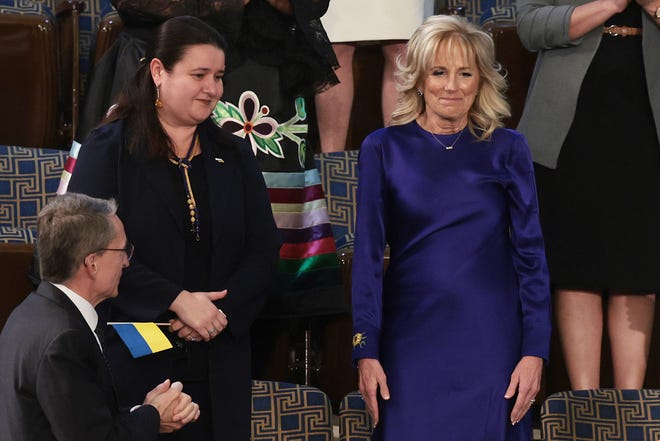 WASHINGTON, DC - MARCH 01: Ukrainian Ambassador to the United States Oksana Markarova (L) is a guest of First Lady Jill Biden during U.S. President Joe Biden's State of the Union address in the U.S. Capitol's House Chamber March 01, 2022 in Washington, DC.
