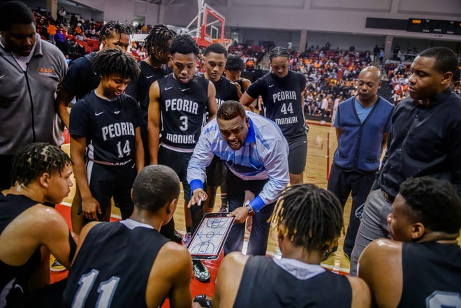 Willie Coleman directs Manual against Rock Island in the 2022 Class 3A Peoria Sectional semifinals at Renaissance Coliseum on the Bradley University campus in Peoria. Coleman, who resigned from Manual earlier this month, is the new coach at Limestone.