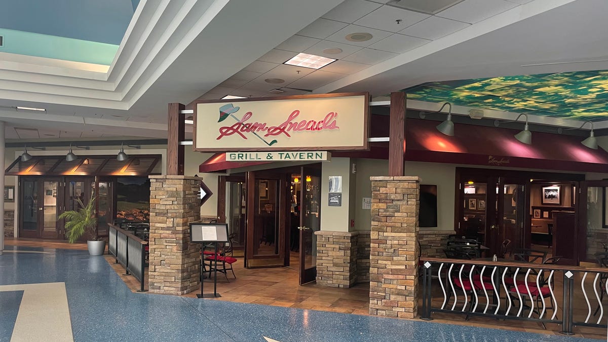 Sam Snead's Grill & Tavern reopens at JIA after closing due to COVID-19 pandemic