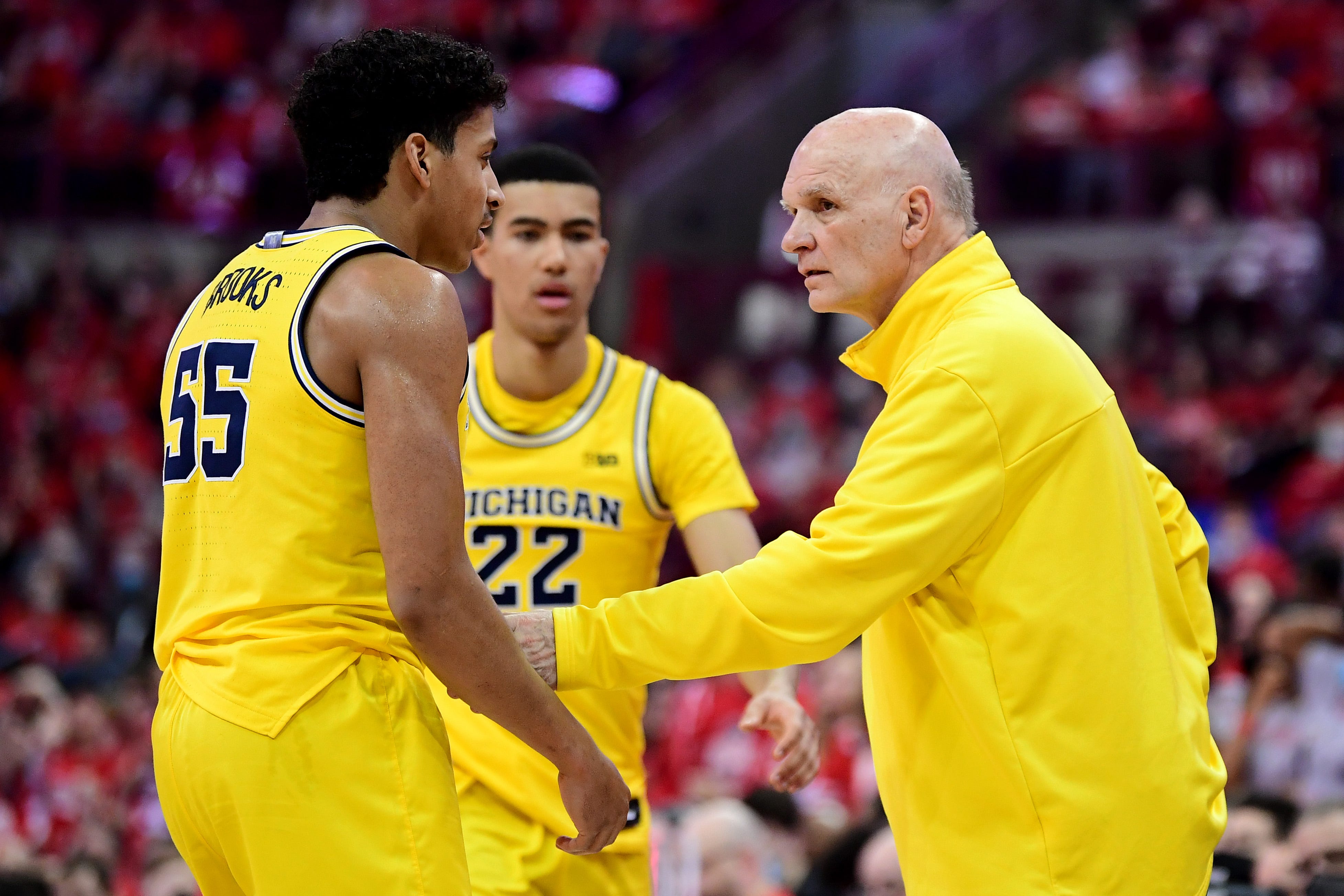 Michigan basketball�s Juwan Howard reinstated for Big Ten