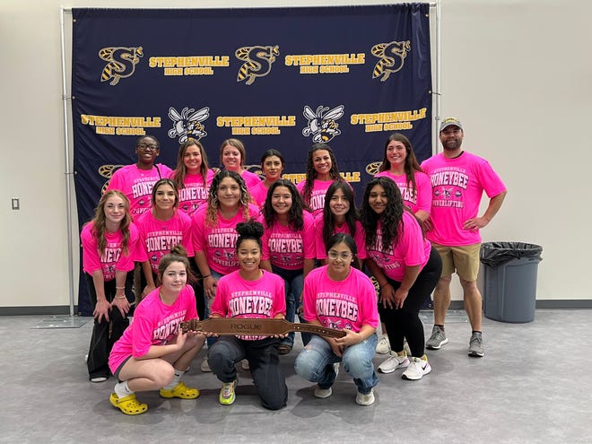 The Stephenville High School Honey Bees powerlifters competed in the regional meet this past weekend. Three Bees qualified for the state powerlifting meet: K’Ce Johnson, Maddie Durant and Arianna Rosati.