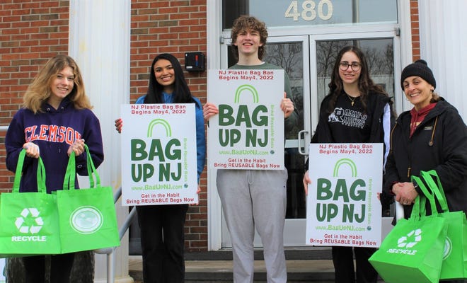 The Ramapo High School Environmental Club is taking part in the Bag Up NJ campaign.