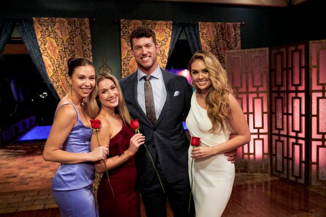 Finalists Gabby Windey (left), Rachel Recchia (2nd from left) and Susie Evans (right) with Clayton Echard on Season 26 of "The Bachelor."