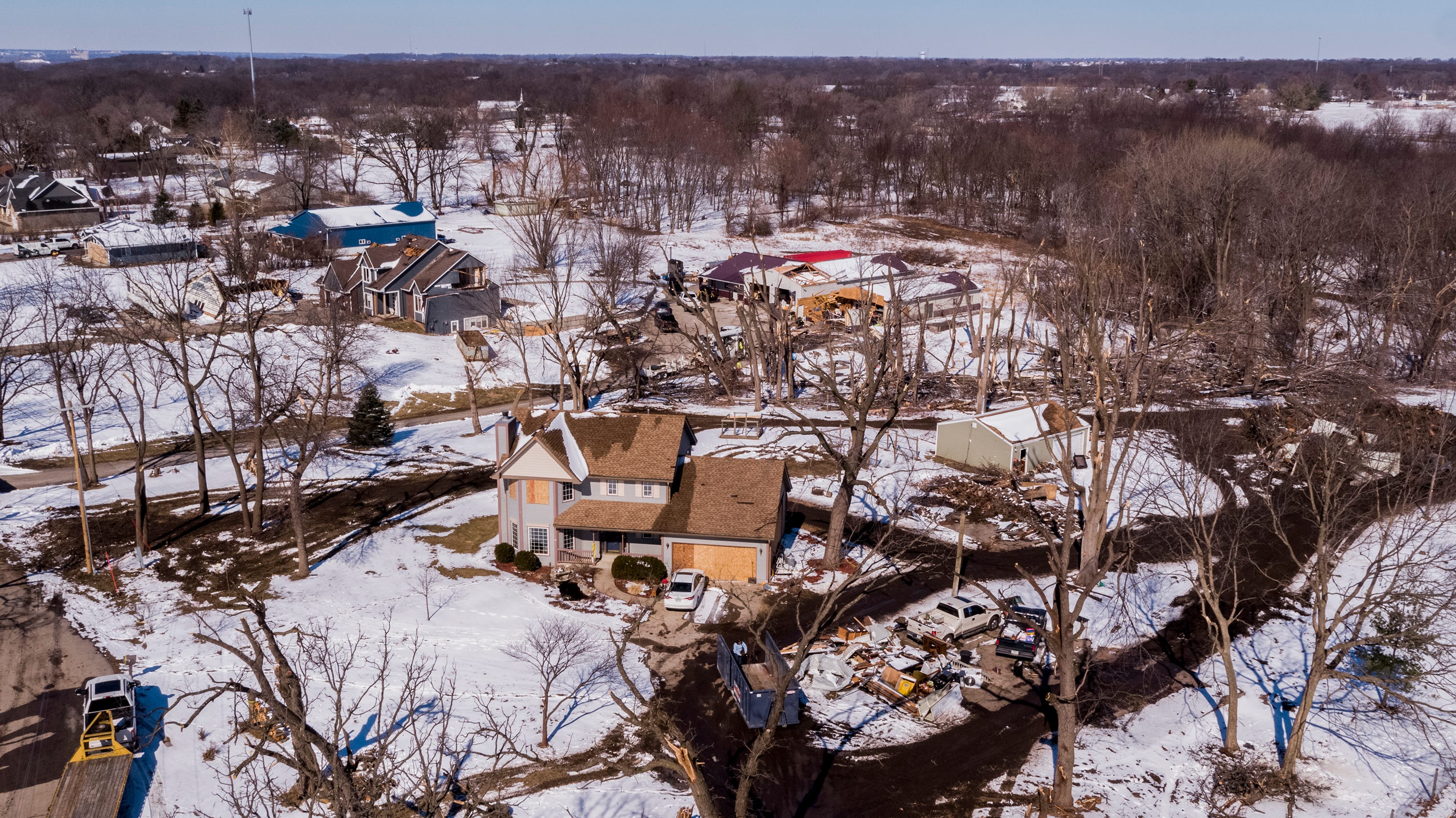 Polk County, Iowa sets up hotline, debris removal after EF4 tornado